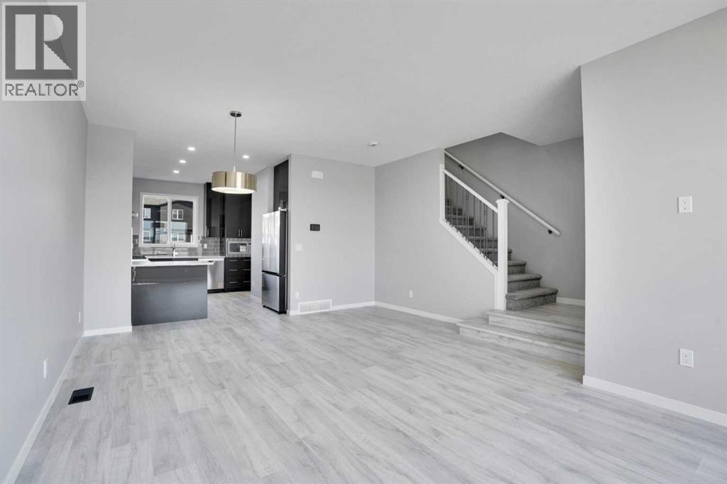 74 Corner Glen Grove Ne, Calgary, Alberta  T3N 2S9 - Photo 3 - A2258657