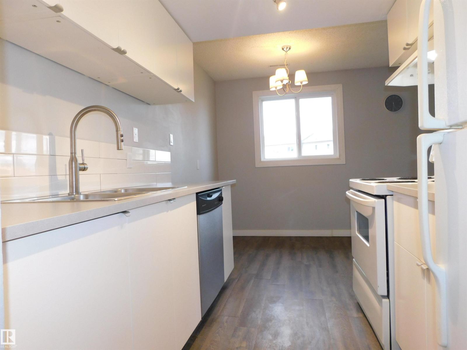 1412 Lakewood Rd W Nw, Edmonton, Alberta  T6K 3M2 - Photo 2 - E4460924