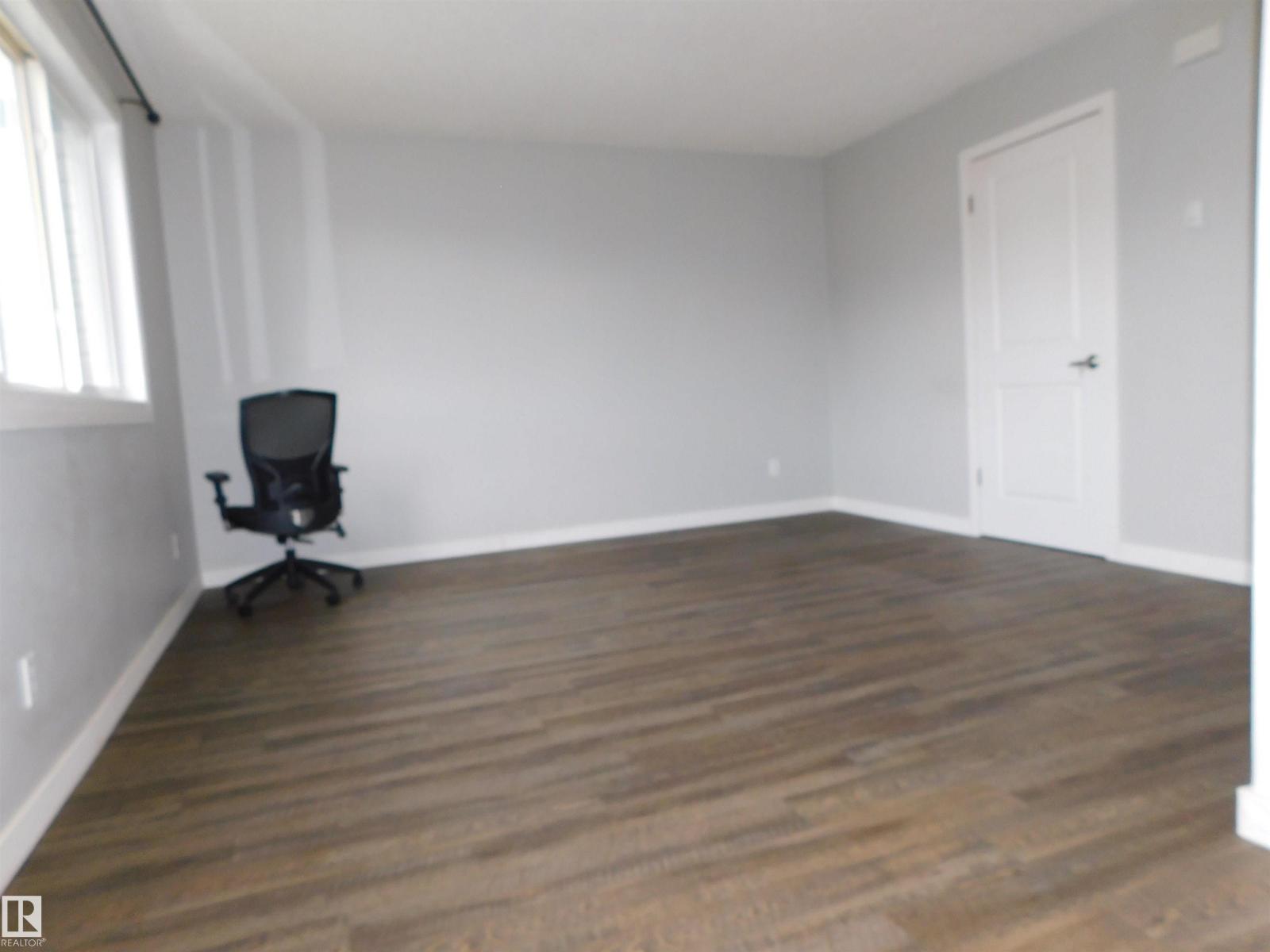 1412 Lakewood Rd W Nw, Edmonton, Alberta  T6K 3M2 - Photo 4 - E4460924