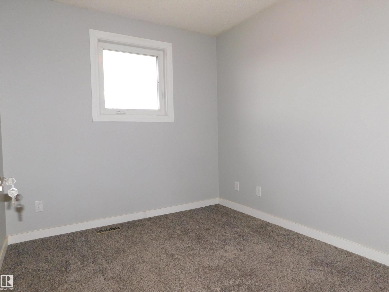 1412 Lakewood Rd W Nw, Edmonton, Alberta  T6K 3M2 - Photo 7 - E4460924
