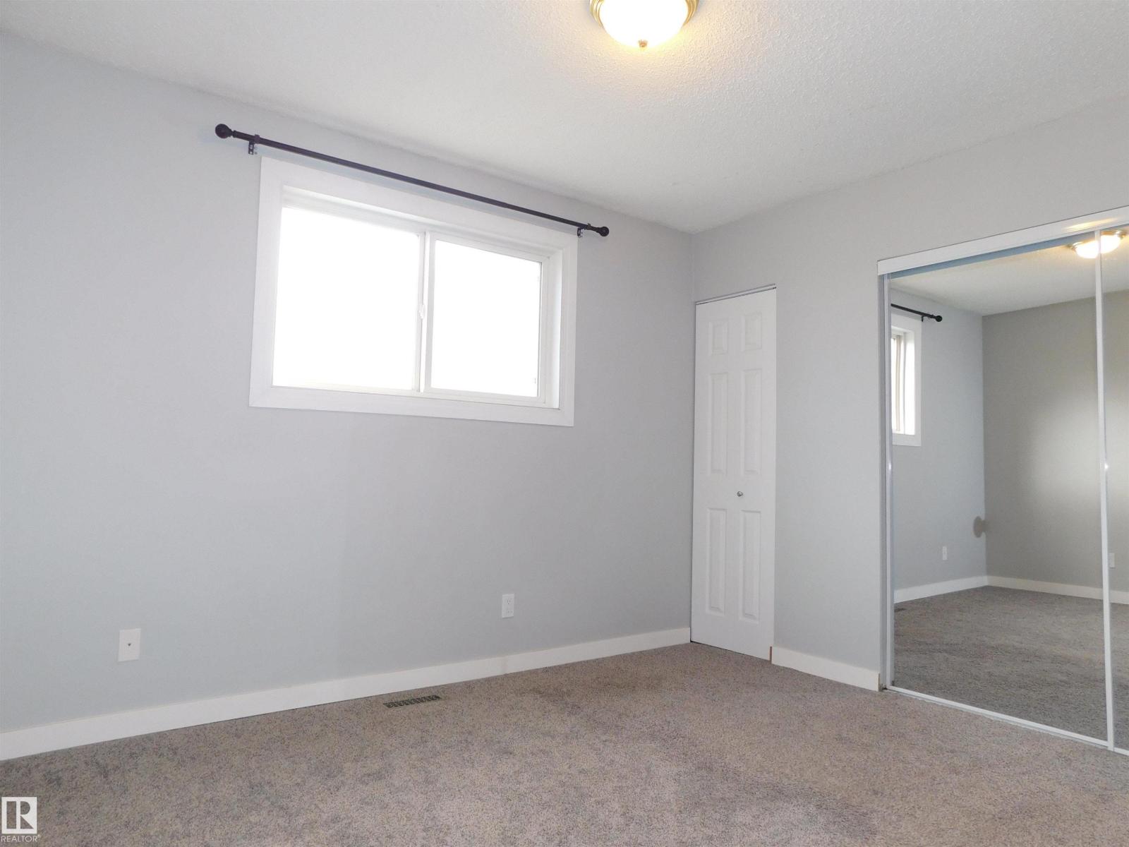 1412 Lakewood Rd W Nw, Edmonton, Alberta  T6K 3M2 - Photo 8 - E4460924