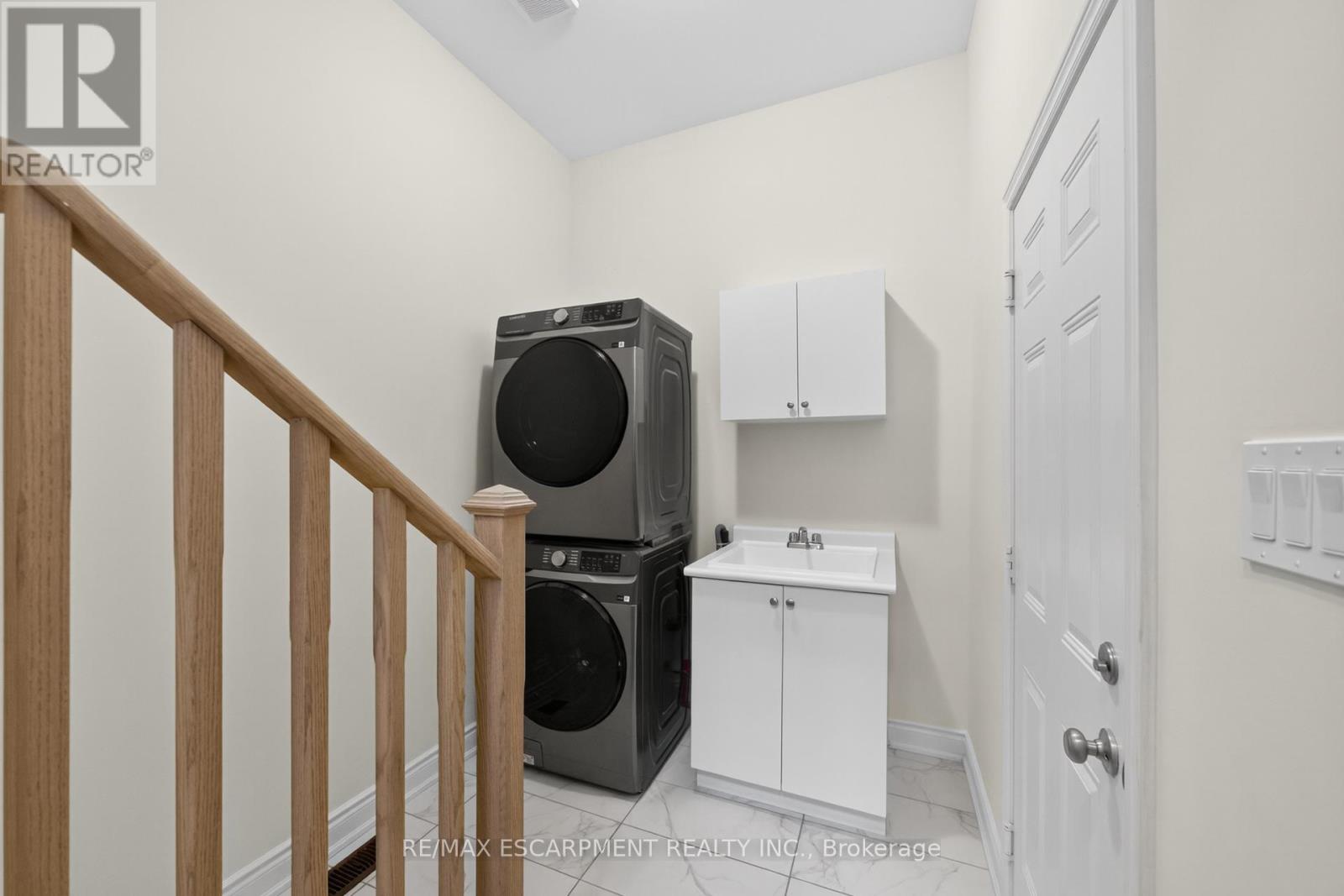 47 Bloomfield Crescent, Cambridge, Ontario  N1T 0G2 - Photo 23 - X12426778