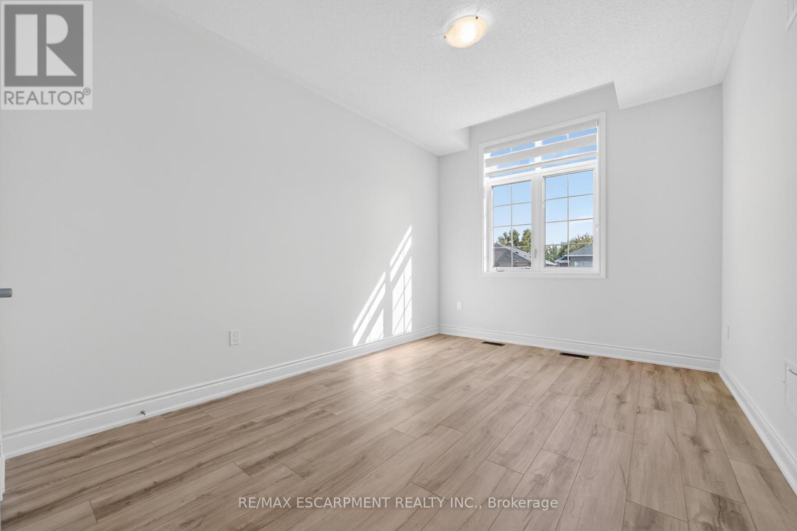 47 Bloomfield Crescent, Cambridge, Ontario  N1T 0G2 - Photo 36 - X12426778