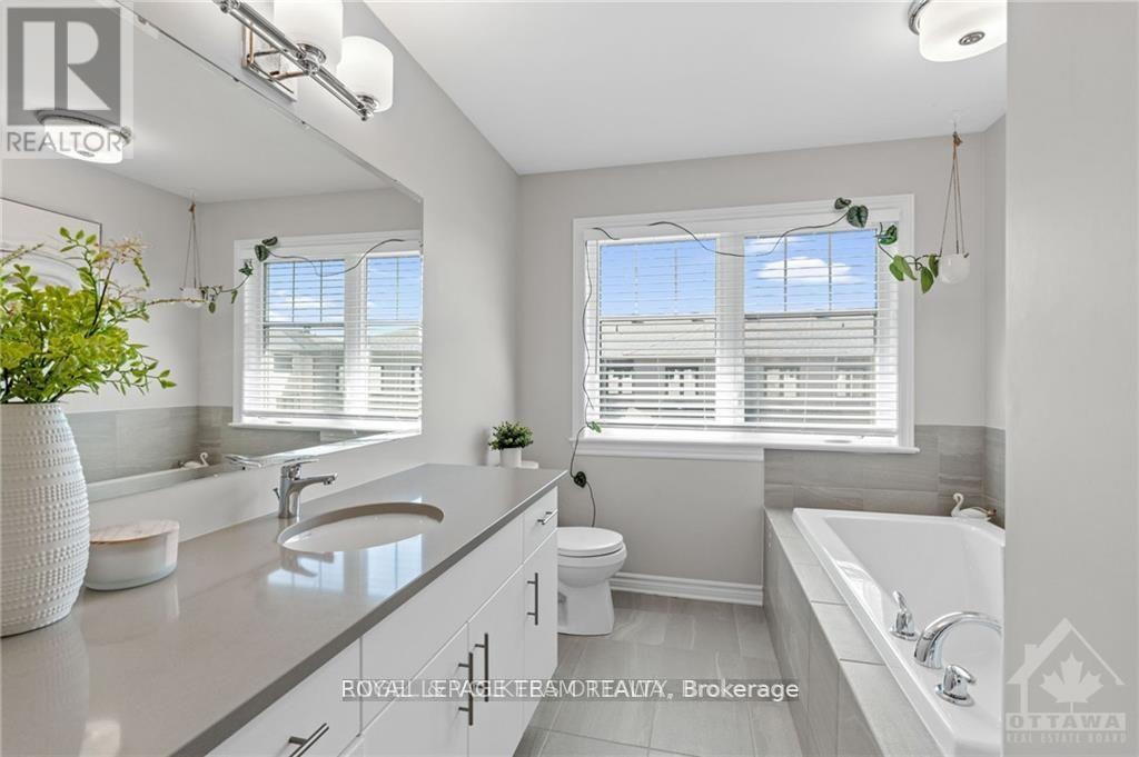 165 Angelonia Crescent, Ottawa, Ontario  K1T 0Y5 - Photo 12 - X12445578