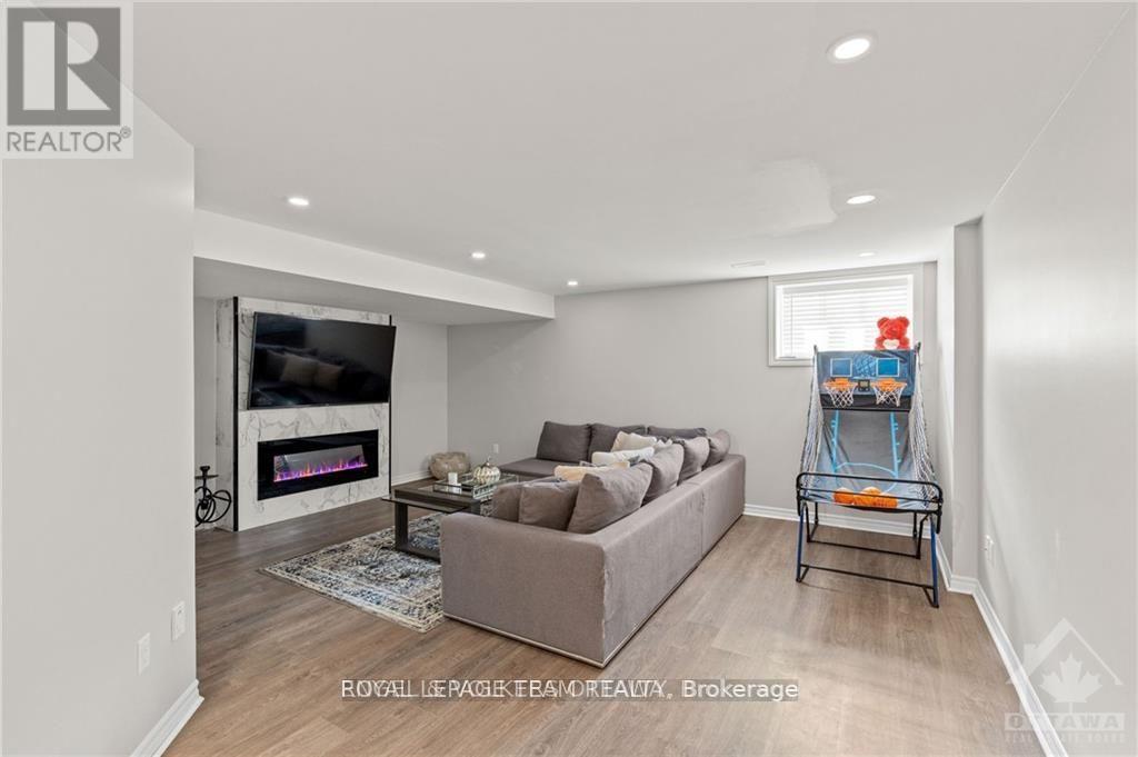 165 Angelonia Crescent, Ottawa, Ontario  K1T 0Y5 - Photo 17 - X12445578