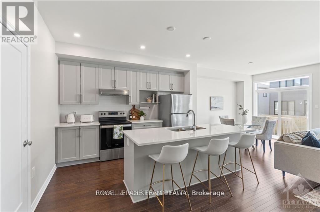165 Angelonia Crescent, Ottawa, Ontario  K1T 0Y5 - Photo 4 - X12445578