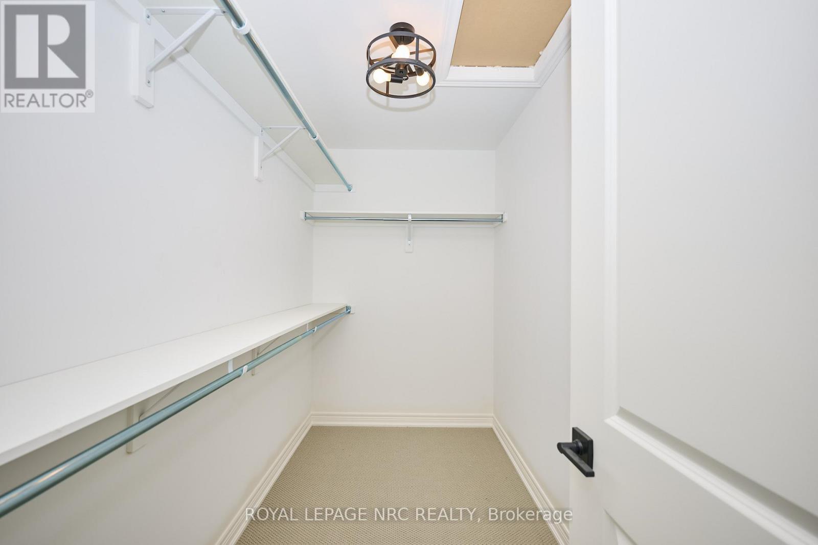 6668 Hawkins Street, Niagara Falls, Ontario  L2G 3B7 - Photo 15 - X12445576