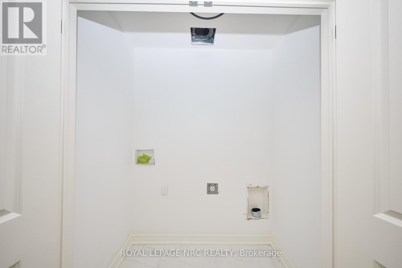 6668 Hawkins Street, Niagara Falls, Ontario  L2G 3B7 - Photo 17 - X12445576