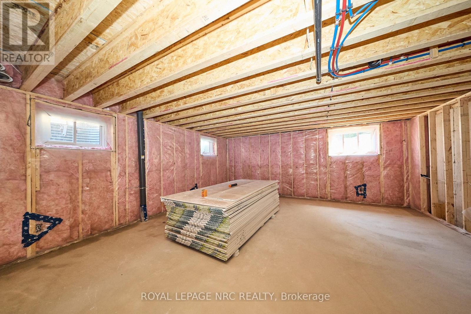 6668 Hawkins Street, Niagara Falls, Ontario  L2G 3B7 - Photo 28 - X12445576