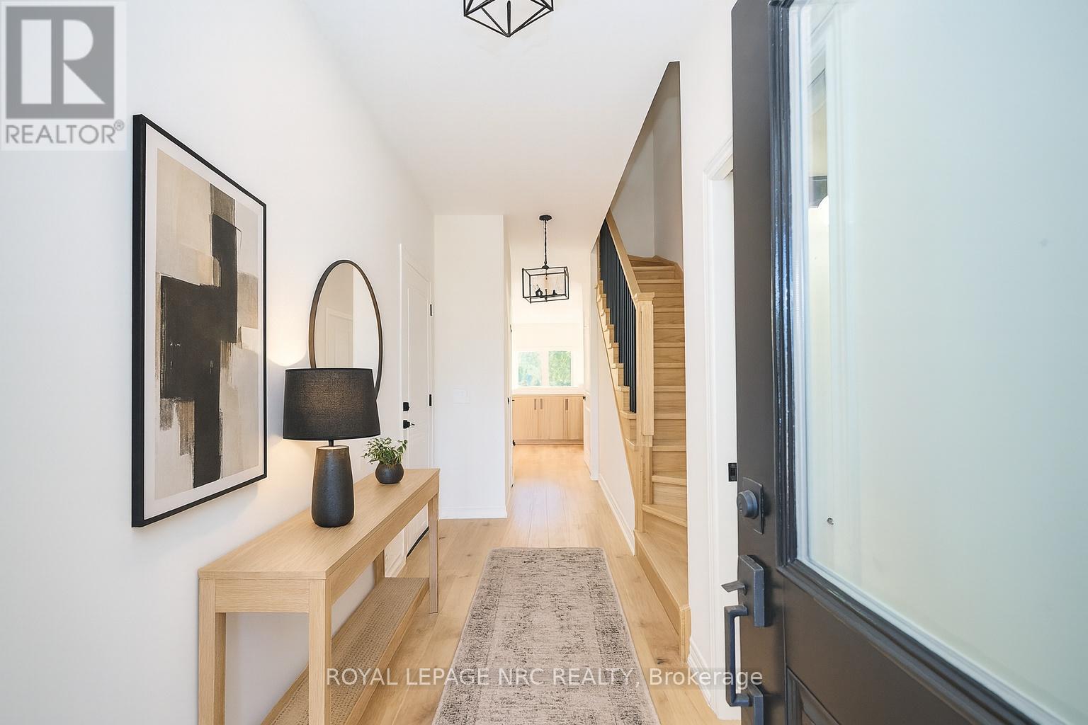 6668 Hawkins Street, Niagara Falls, Ontario  L2G 3B7 - Photo 3 - X12445576