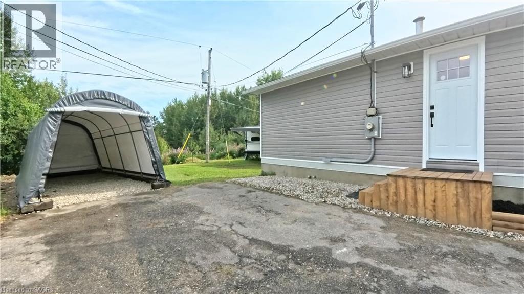 16 Robin Avenue, Manitouwadge, Ontario  P0T 2C0 - Photo 8 - 40759823