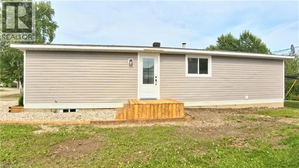 16 Robin Avenue, Manitouwadge, Ontario  P0T 2C0 - Photo 5 - 40759823