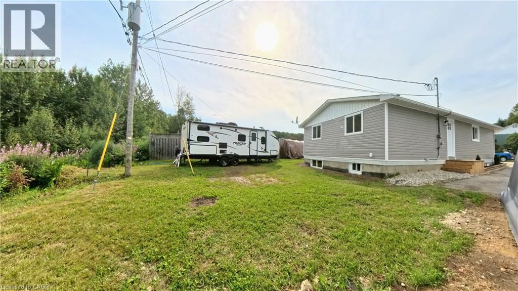 16 Robin Avenue, Manitouwadge, Ontario  P0T 2C0 - Photo 41 - 40759823