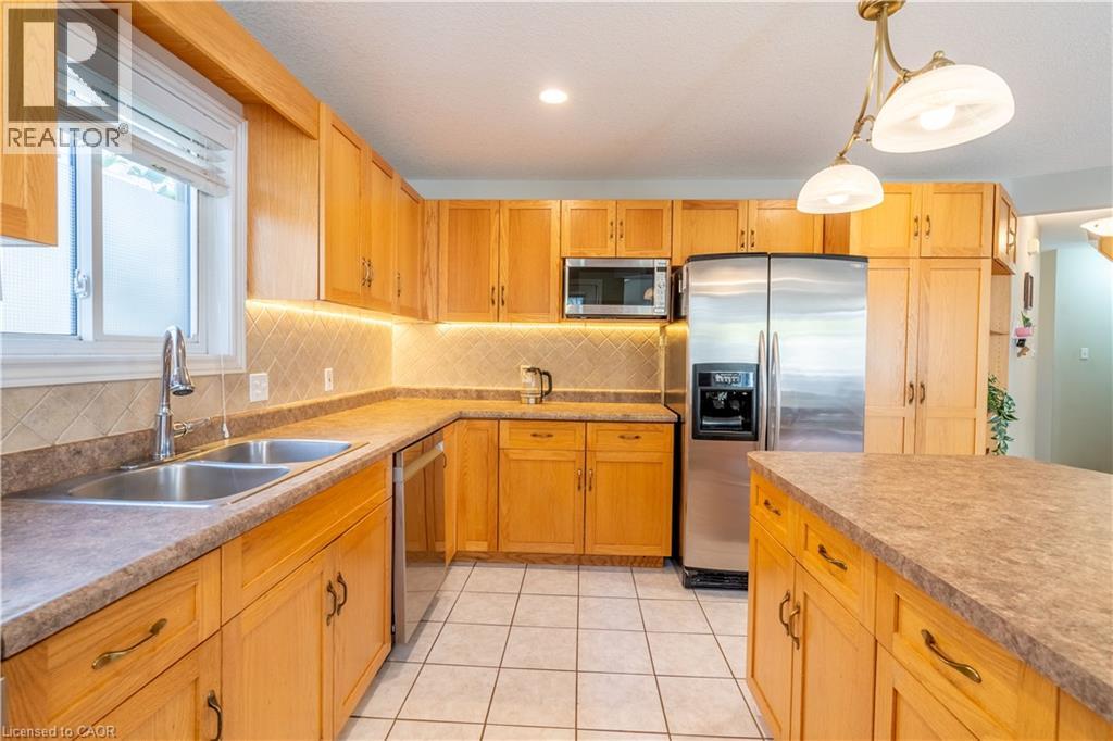 533 Langlaw Drive, Cambridge, Ontario  N1P 1H8 - Photo 6 - 40659214