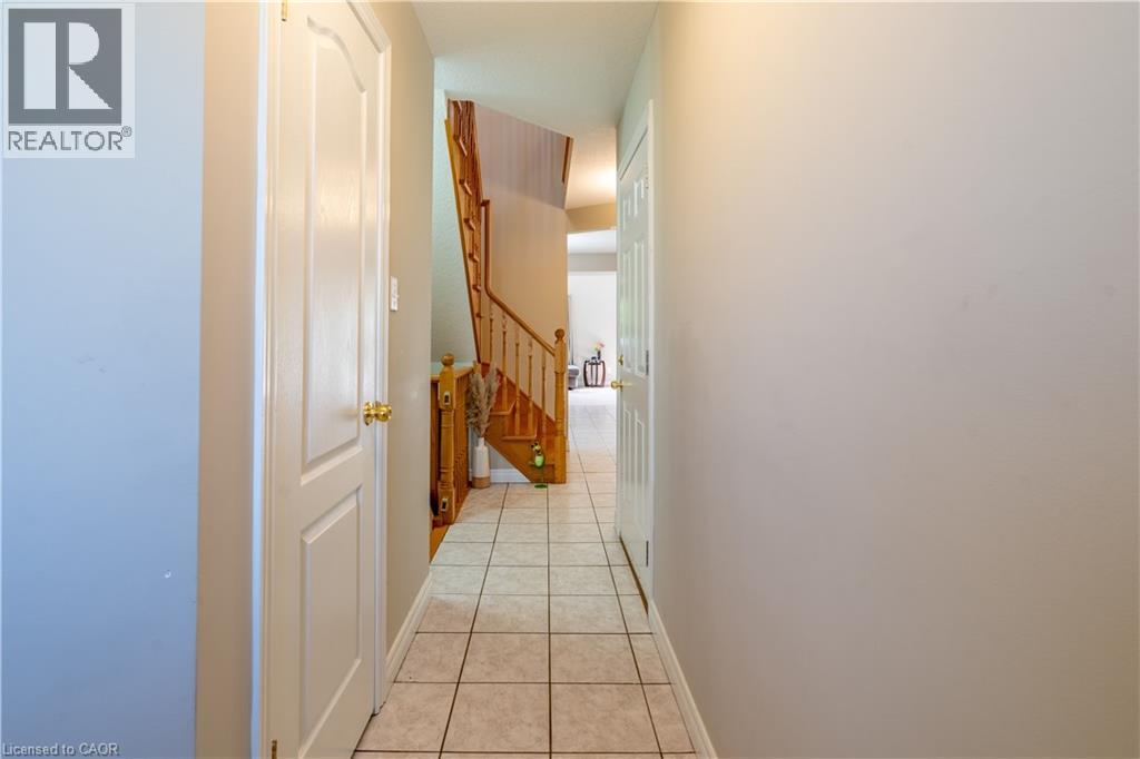 533 Langlaw Drive, Cambridge, Ontario  N1P 1H8 - Photo 3 - 40659214