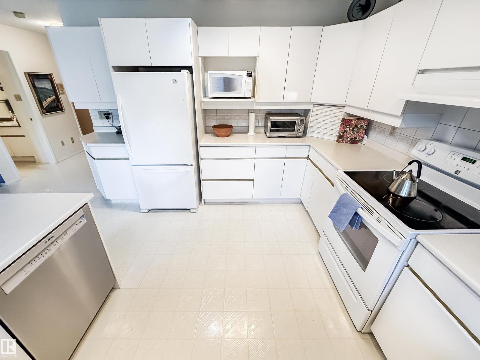 9527 100a St Nw, Edmonton, Alberta  T5K 0V5 - Photo 16 - E4460925