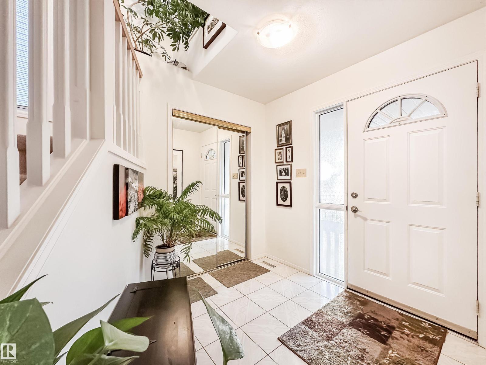 9527 100a St Nw, Edmonton, Alberta  T5K 0V5 - Photo 3 - E4460925