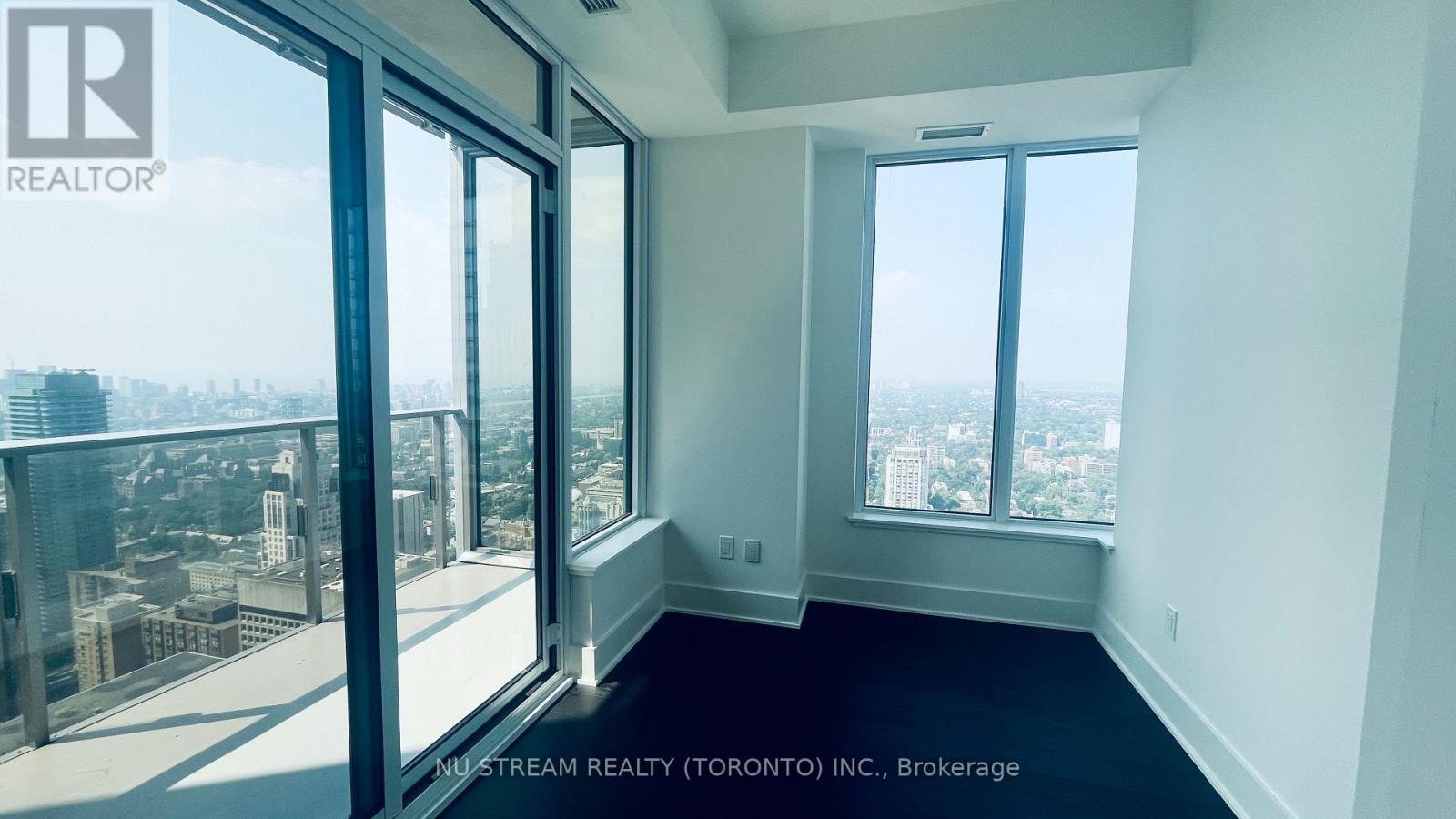 4809 - 11 Yorkville Avenue, Toronto, Ontario  M4W 0B7 - Photo 17 - C12445579