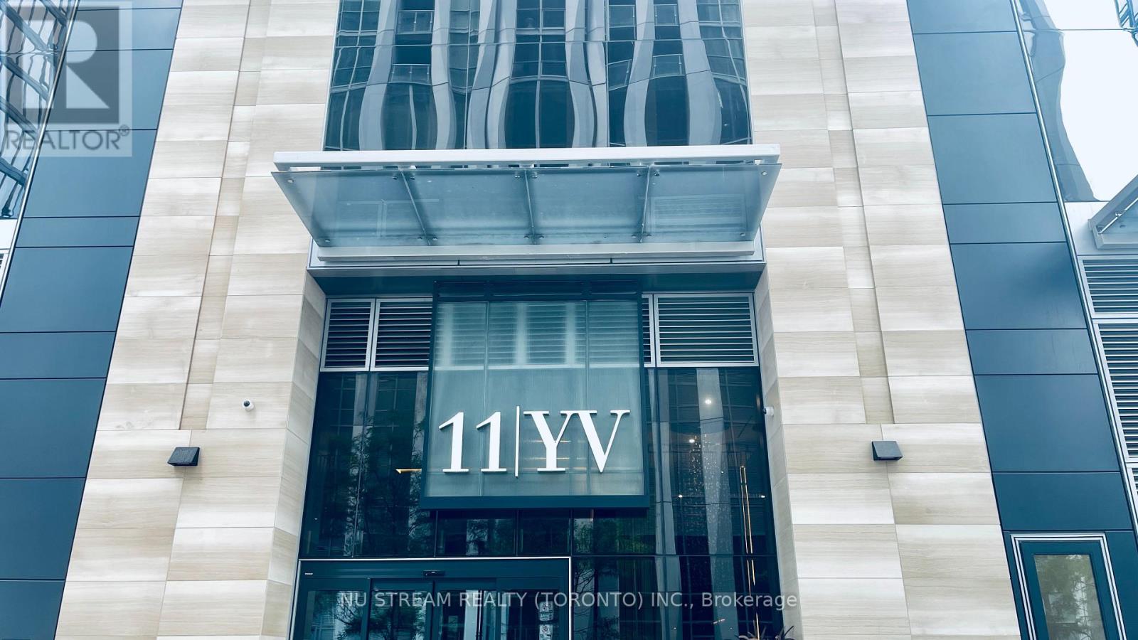 4809 - 11 Yorkville Avenue, Toronto, Ontario  M4W 0B7 - Photo 2 - C12445579