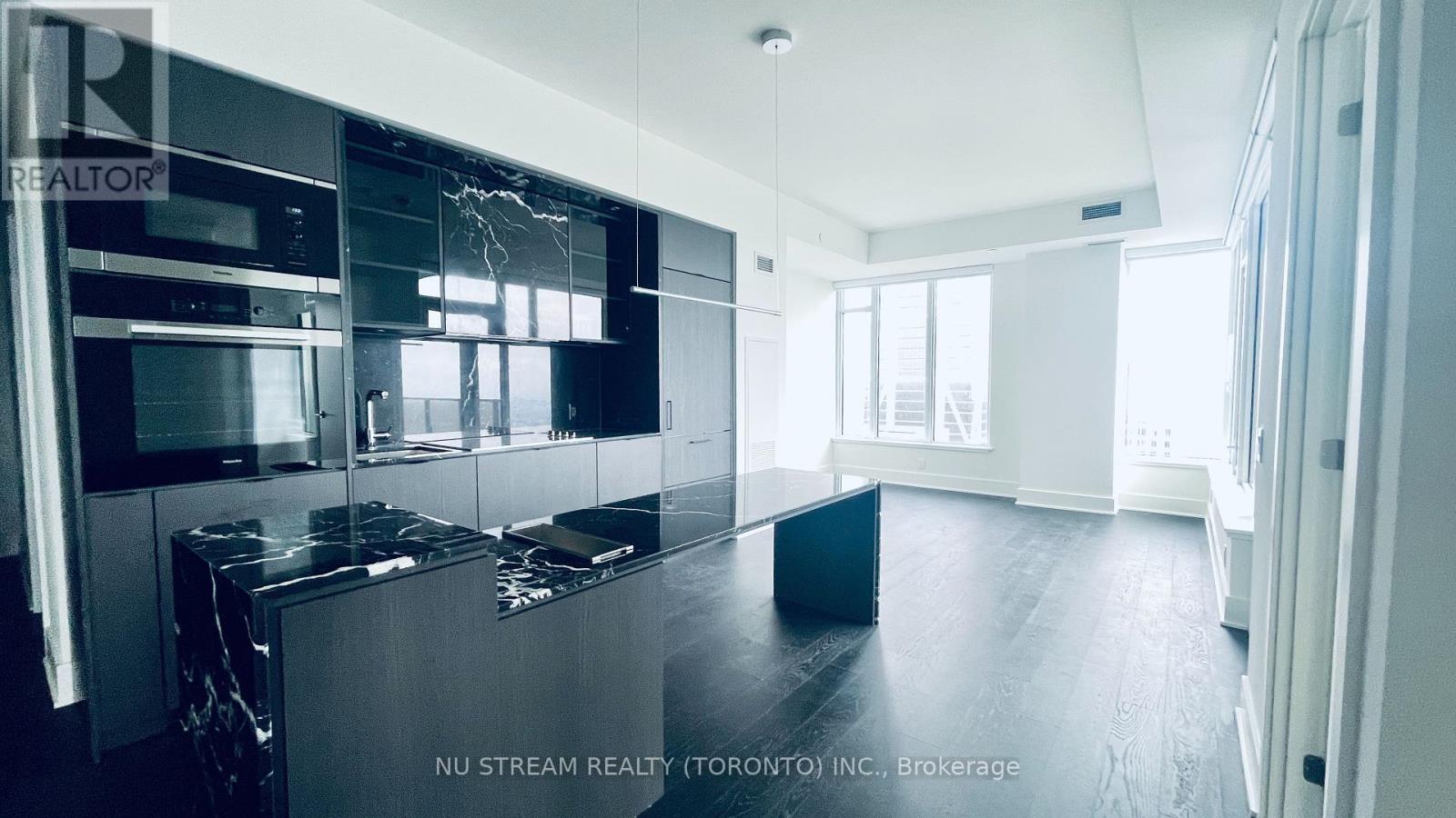 4809 - 11 Yorkville Avenue, Toronto, Ontario  M4W 0B7 - Photo 4 - C12445579