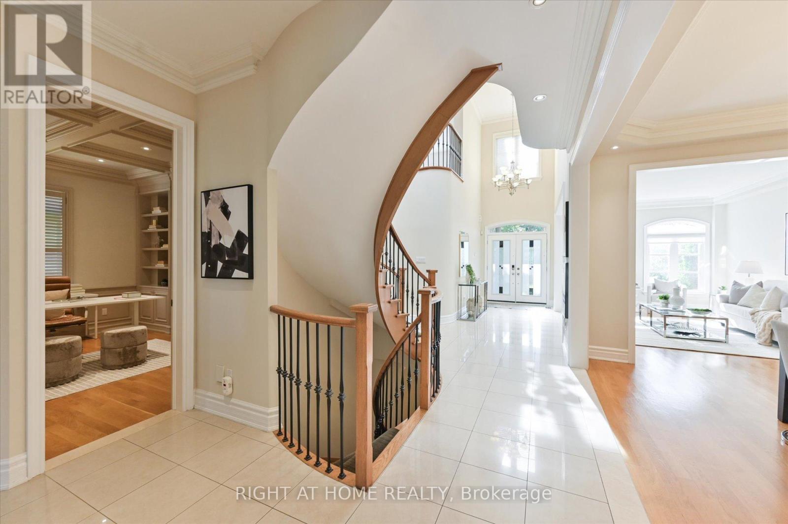 154 Charlton Boulevard, Toronto, Ontario  M2R 2J1 - Photo 3 - C12445583