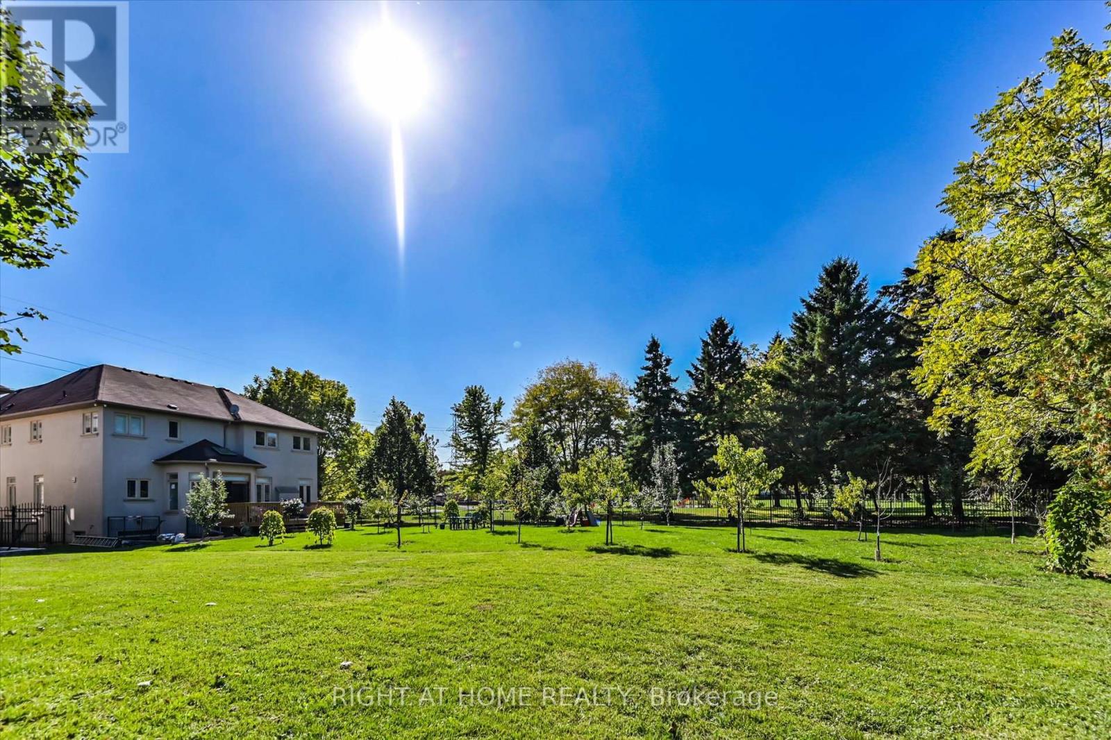154 Charlton Boulevard, Toronto, Ontario  M2R 2J1 - Photo 34 - C12445583