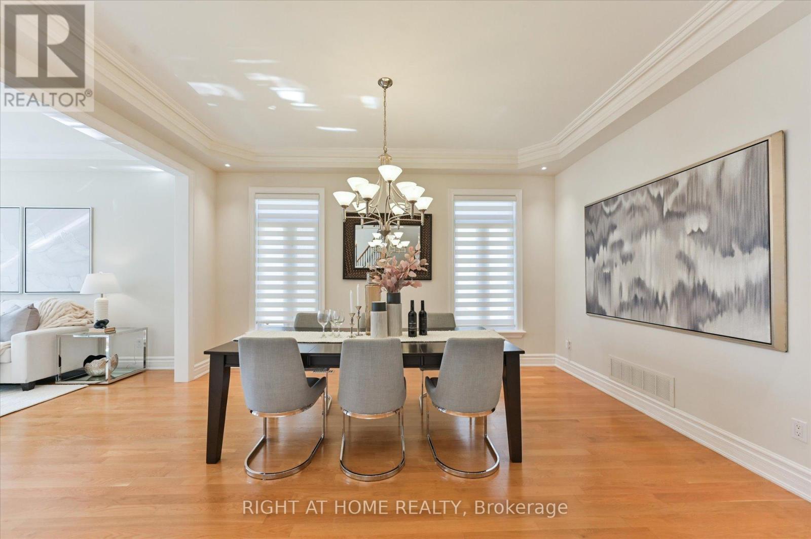 154 Charlton Boulevard, Toronto, Ontario  M2R 2J1 - Photo 6 - C12445583