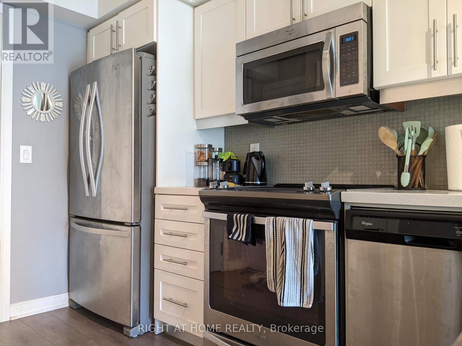 629 - 525 Adelaide Street W, Toronto, Ontario  M5V 0N7 - Photo 5 - C12445584