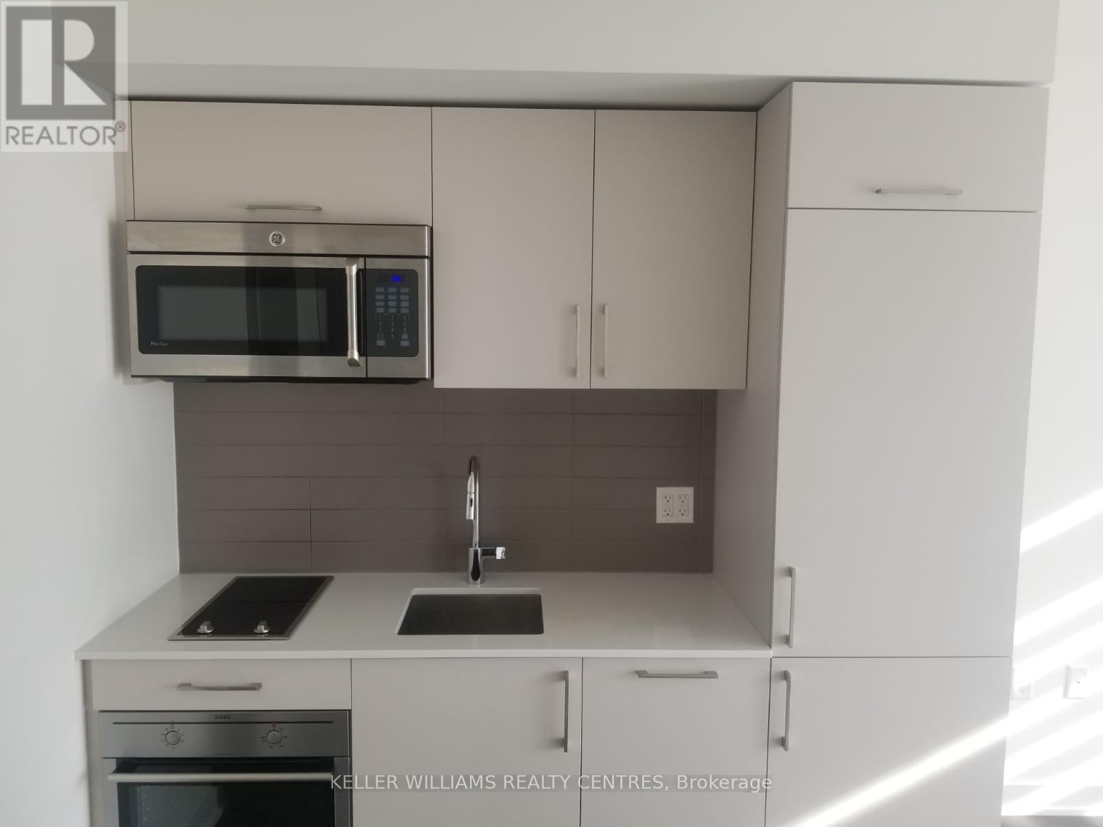 712 - 27 Bathurst Street, Toronto, Ontario  M5V 0R1 - Photo 5 - C12445590