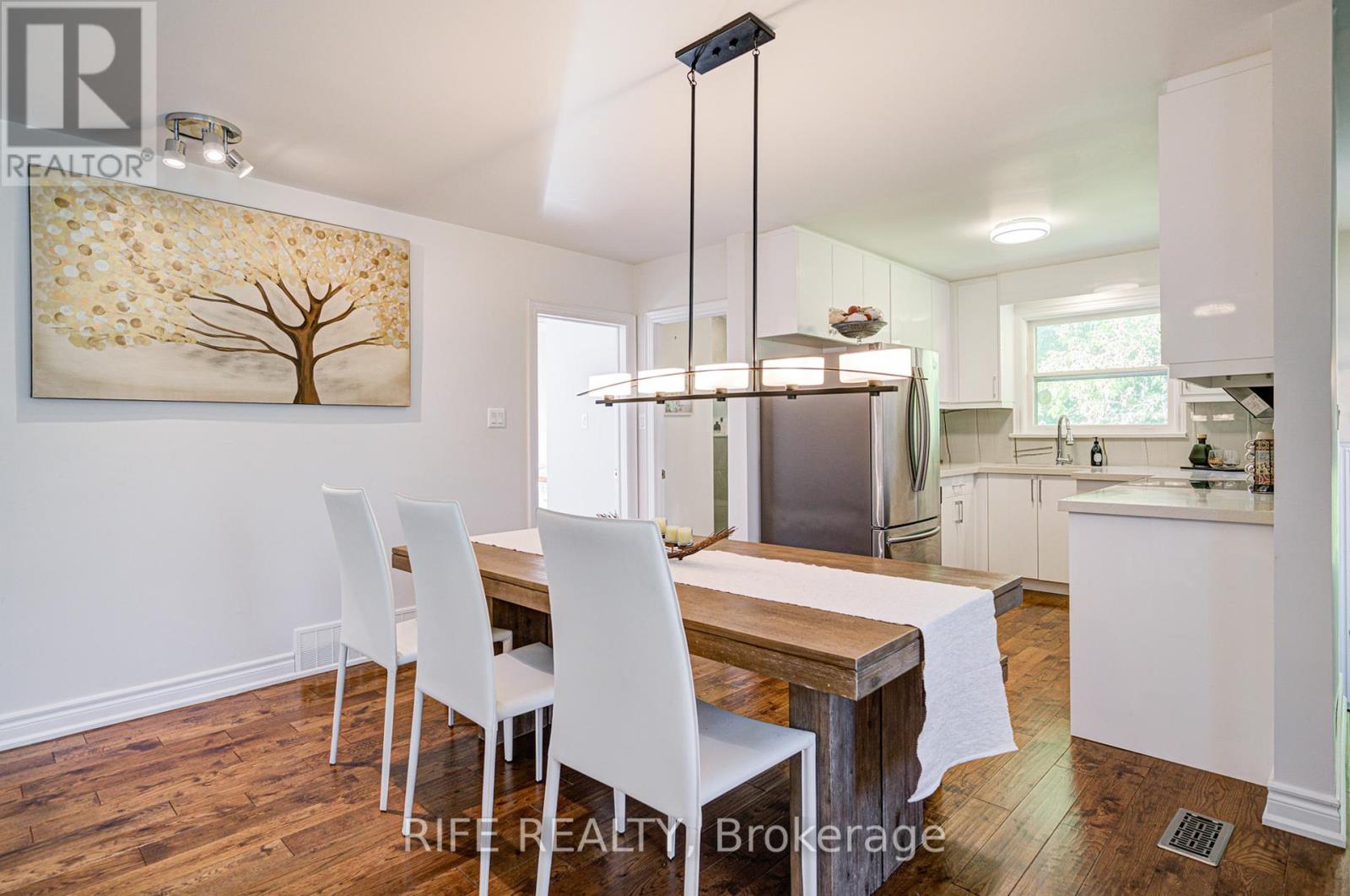 306 Wenlock Street, Richmond Hill, Ontario  L4C 1M7 - Photo 4 - N12444943