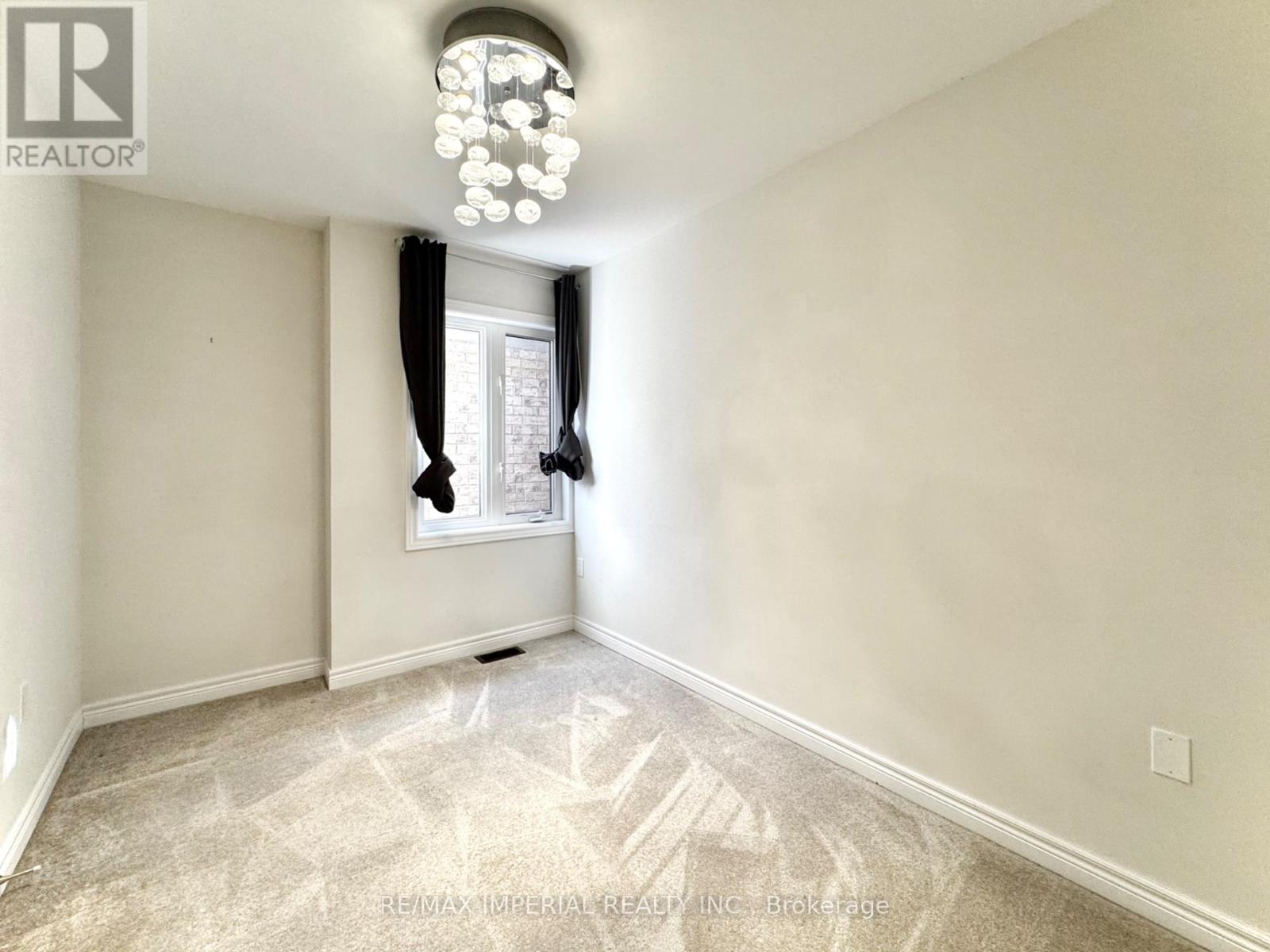 3 Port Arthur Crescent, Richmond Hill, Ontario  L4E 1B5 - Photo 11 - N12445597