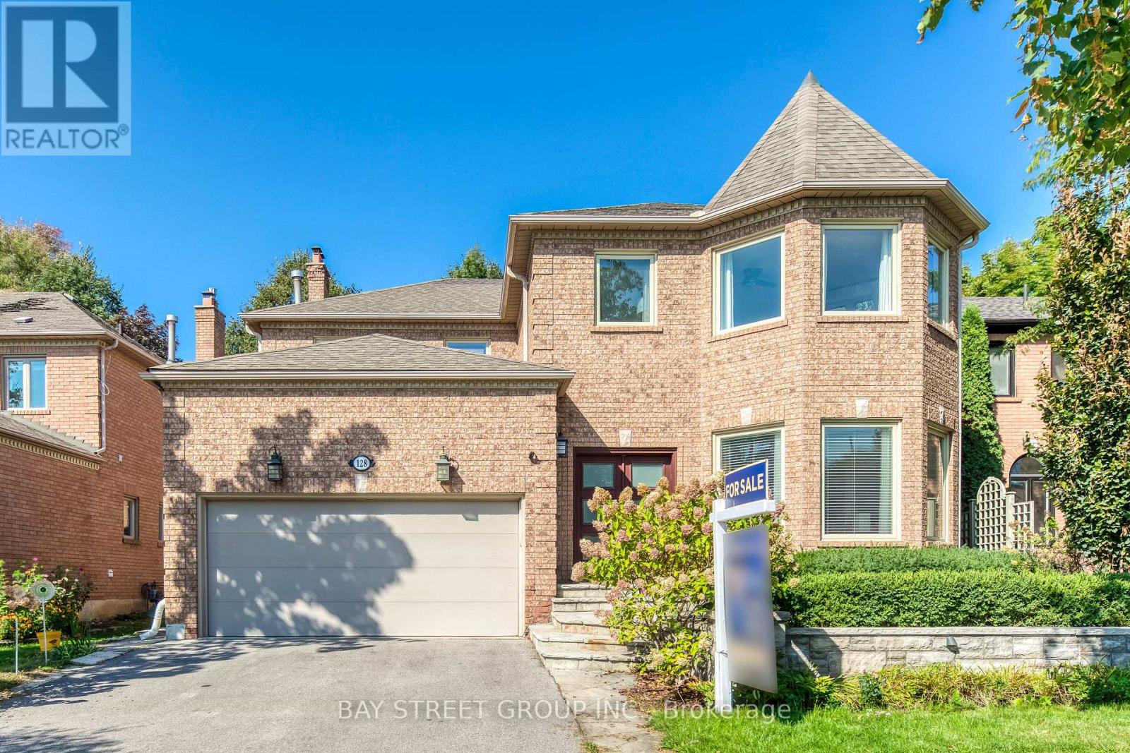 128 BEVERLEY GLEN BOULEVARD, Vaughan, Ontario
