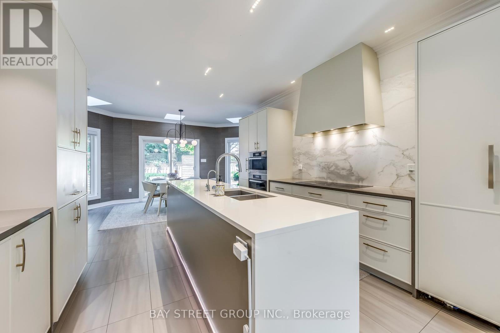 128 Beverley Glen Boulevard, Vaughan, Ontario  L4J 7V2 - Photo 12 - N12445598