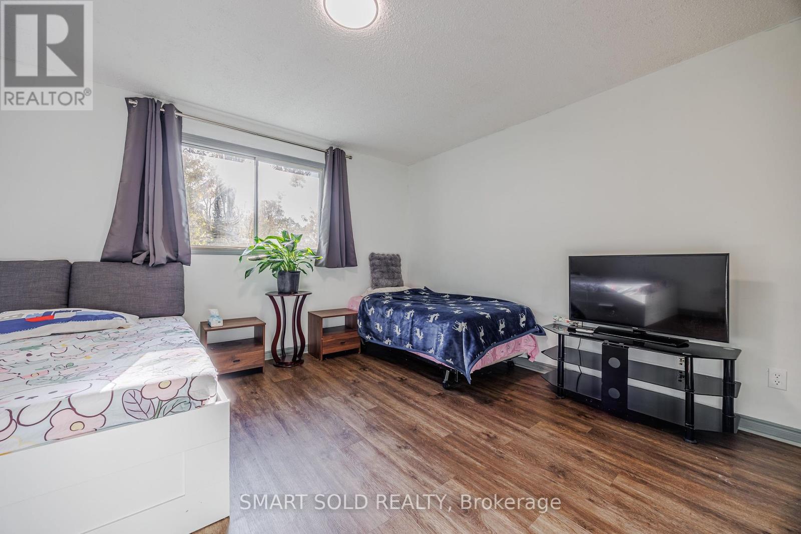 44 Hemlock Street, St. Catharines, Ontario  L2T 4B7 - Photo 12 - X12445592