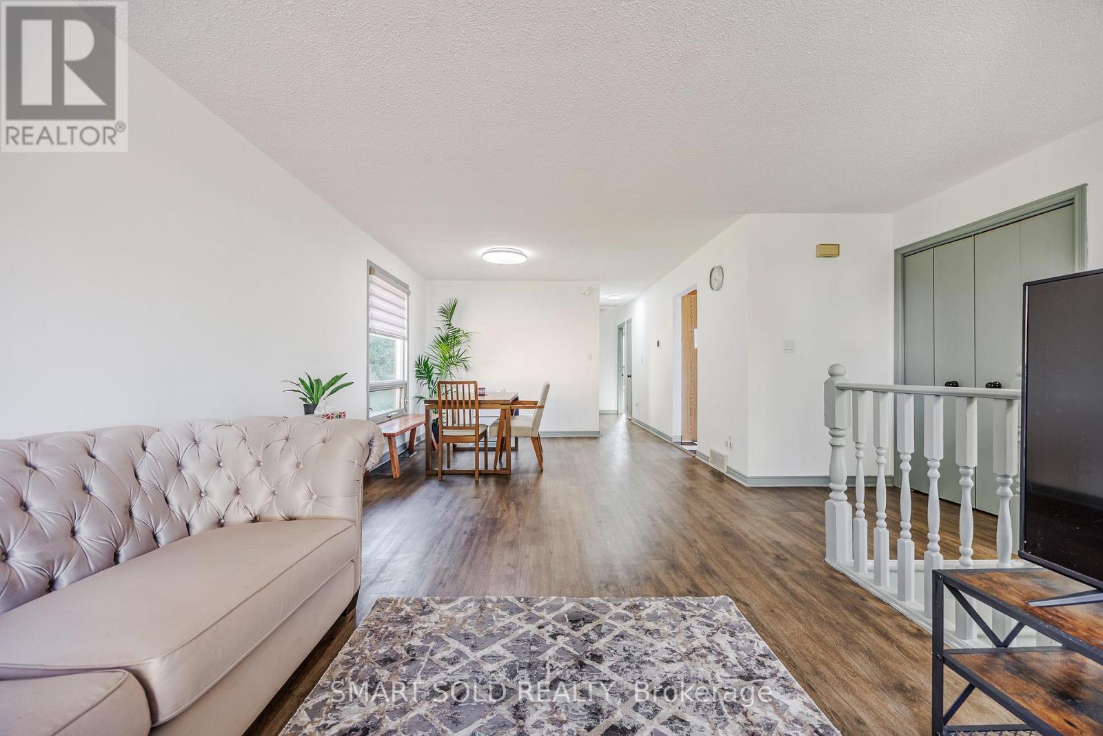 44 Hemlock Street, St. Catharines, Ontario  L2T 4B7 - Photo 4 - X12445592
