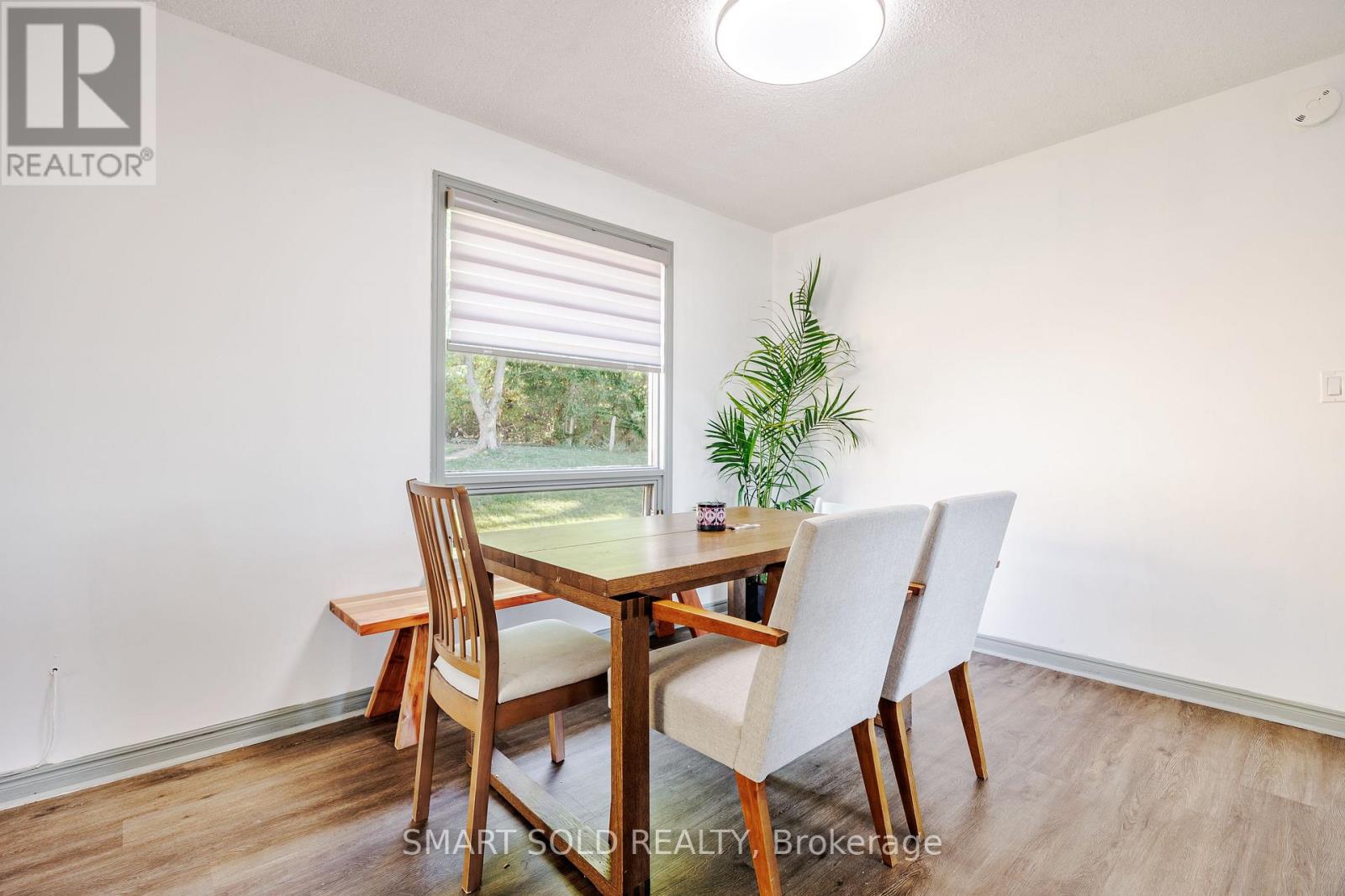 44 Hemlock Street, St. Catharines, Ontario  L2T 4B7 - Photo 5 - X12445592