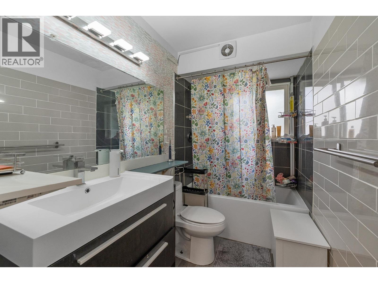2132 Anita Drive, Port Coquitlam, British Columbia  V3C 1H3 - Photo 13 - R3054848