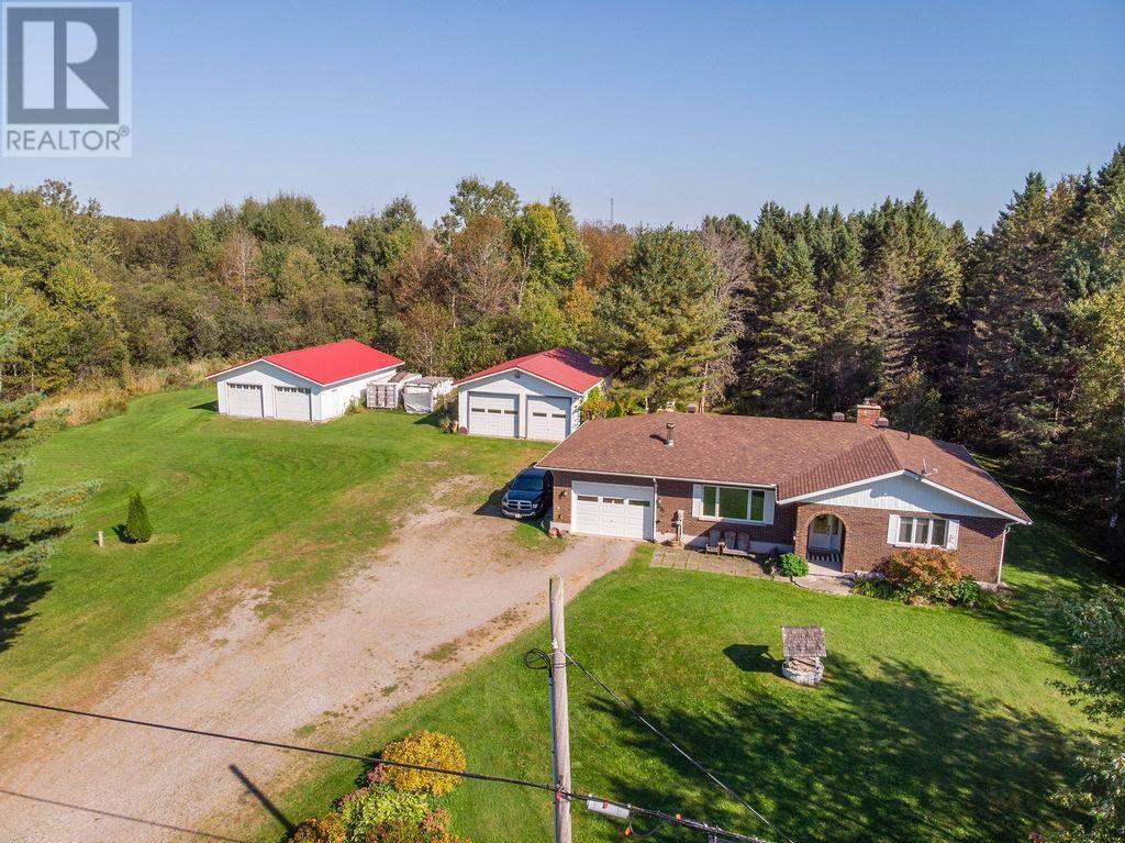 970 Town Line Rd, Sault Ste. Marie, Ontario  P6A 6K4 - Photo 1 - SM252837