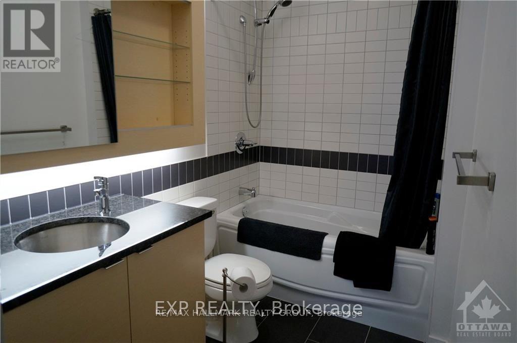 2102 - 324 Laurier Avenue W, Ottawa, Ontario  K1N 6P6 - Photo 13 - X12445604