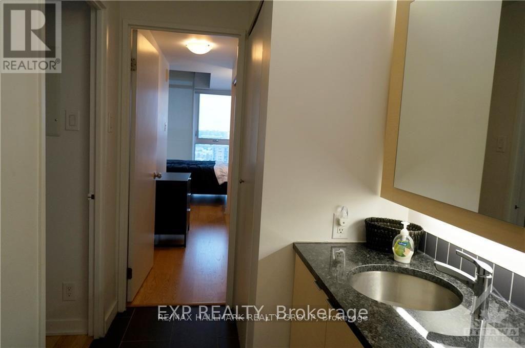 2102 - 324 Laurier Avenue W, Ottawa, Ontario  K1N 6P6 - Photo 14 - X12445604