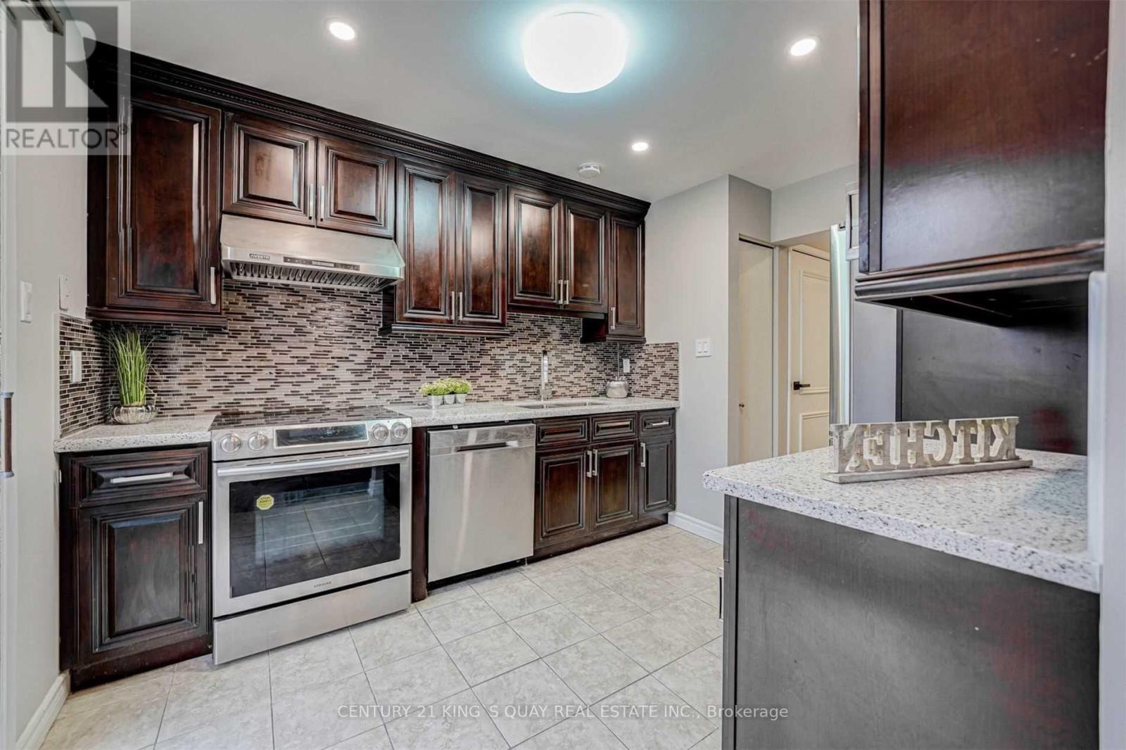 14 Grenbeck Drive, Toronto, Ontario  M1V 2H6 - Photo 4 - E12445600