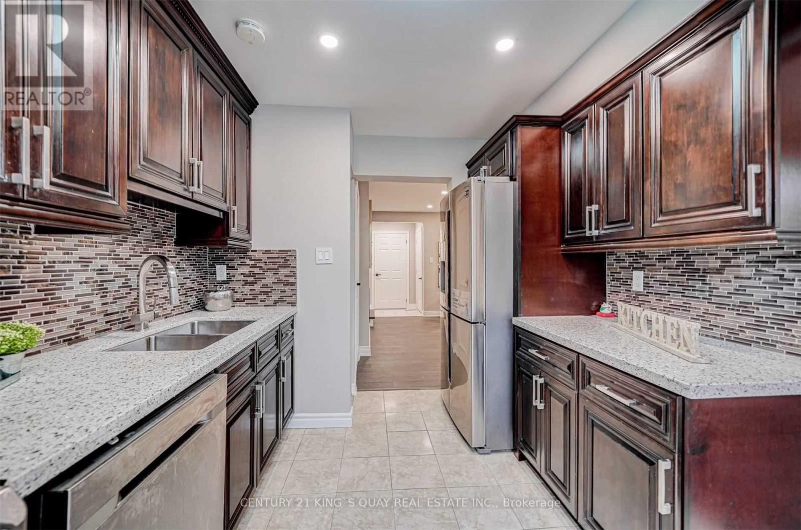 14 Grenbeck Drive, Toronto, Ontario  M1V 2H6 - Photo 5 - E12445600
