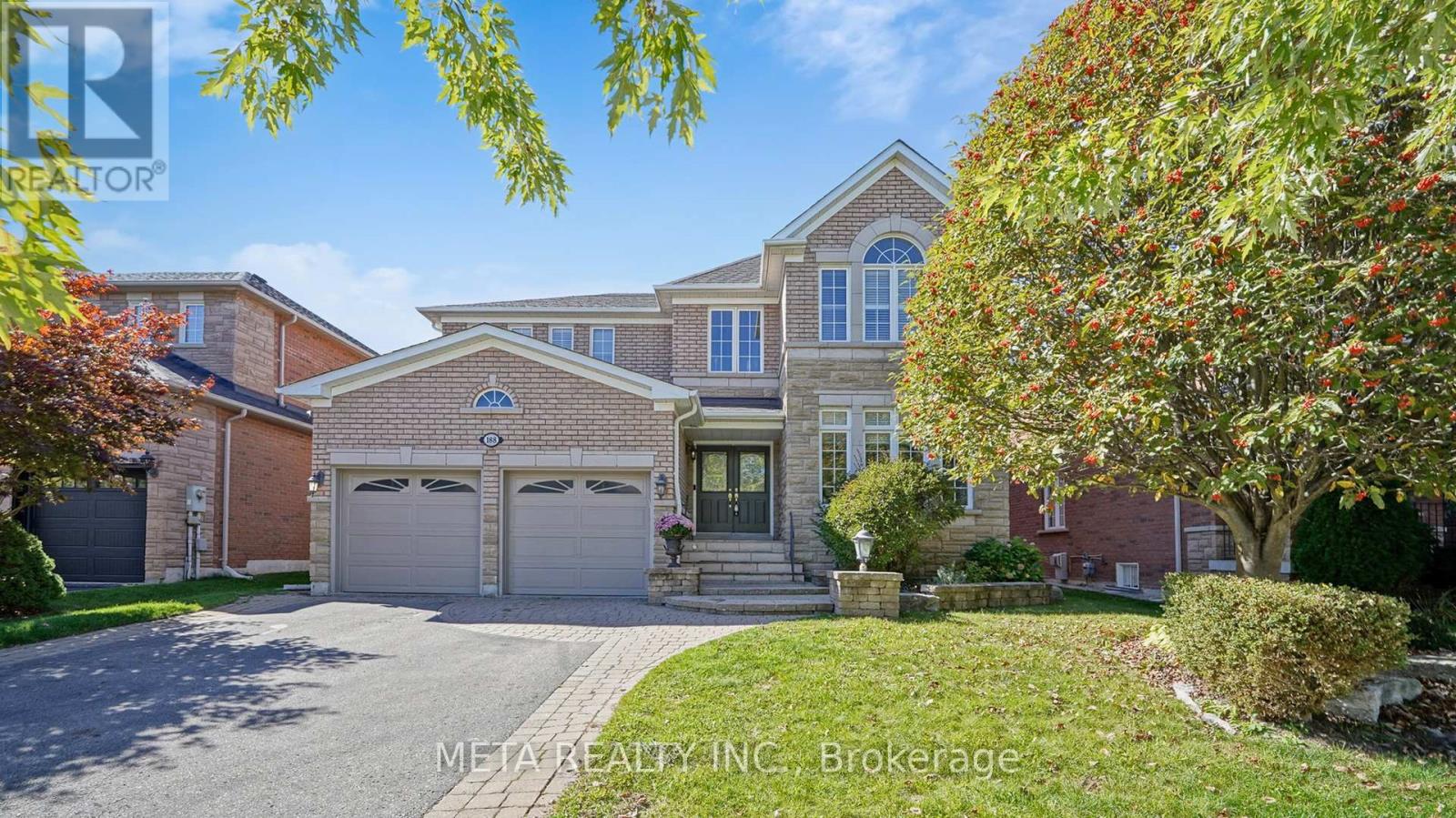 188 Willis Drive, Aurora (Aurora Highlands), Ontario  L4G 7M2 - Photo 1 - N12445606