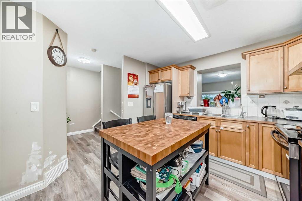14 Dover Mews Se, Calgary, Alberta  T2B 0B6 - Photo 15 - A2257056