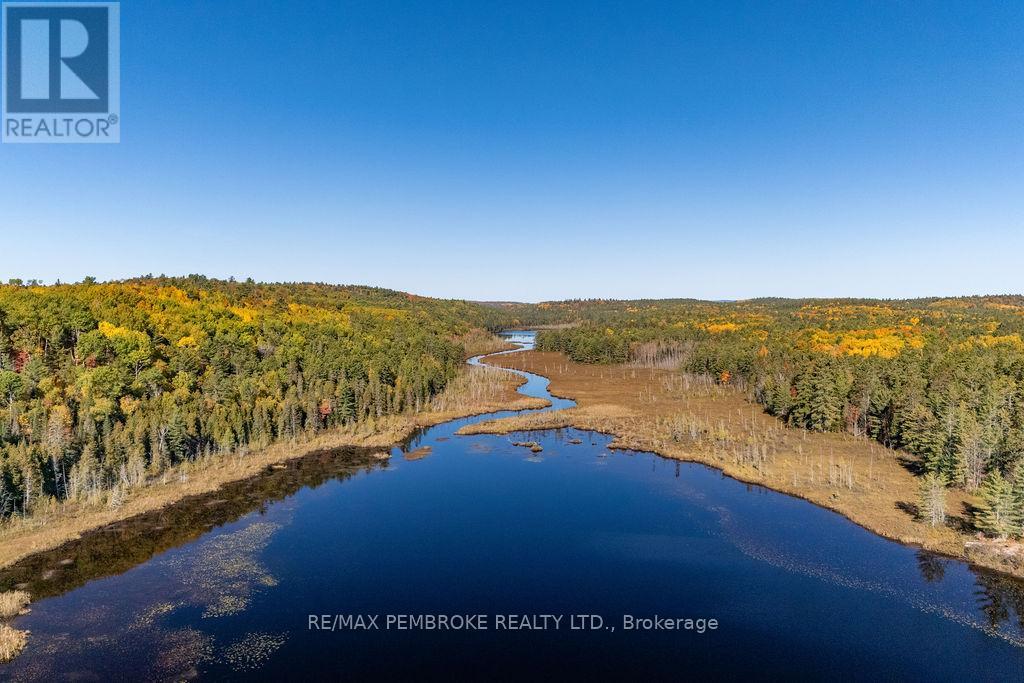 660 Bronson Street, Laurentian Hills, Ontario  K0J 1P0 - Photo 24 - X12442078