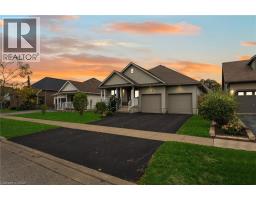 33 SARAH Crescent, Smithville, Ontario
