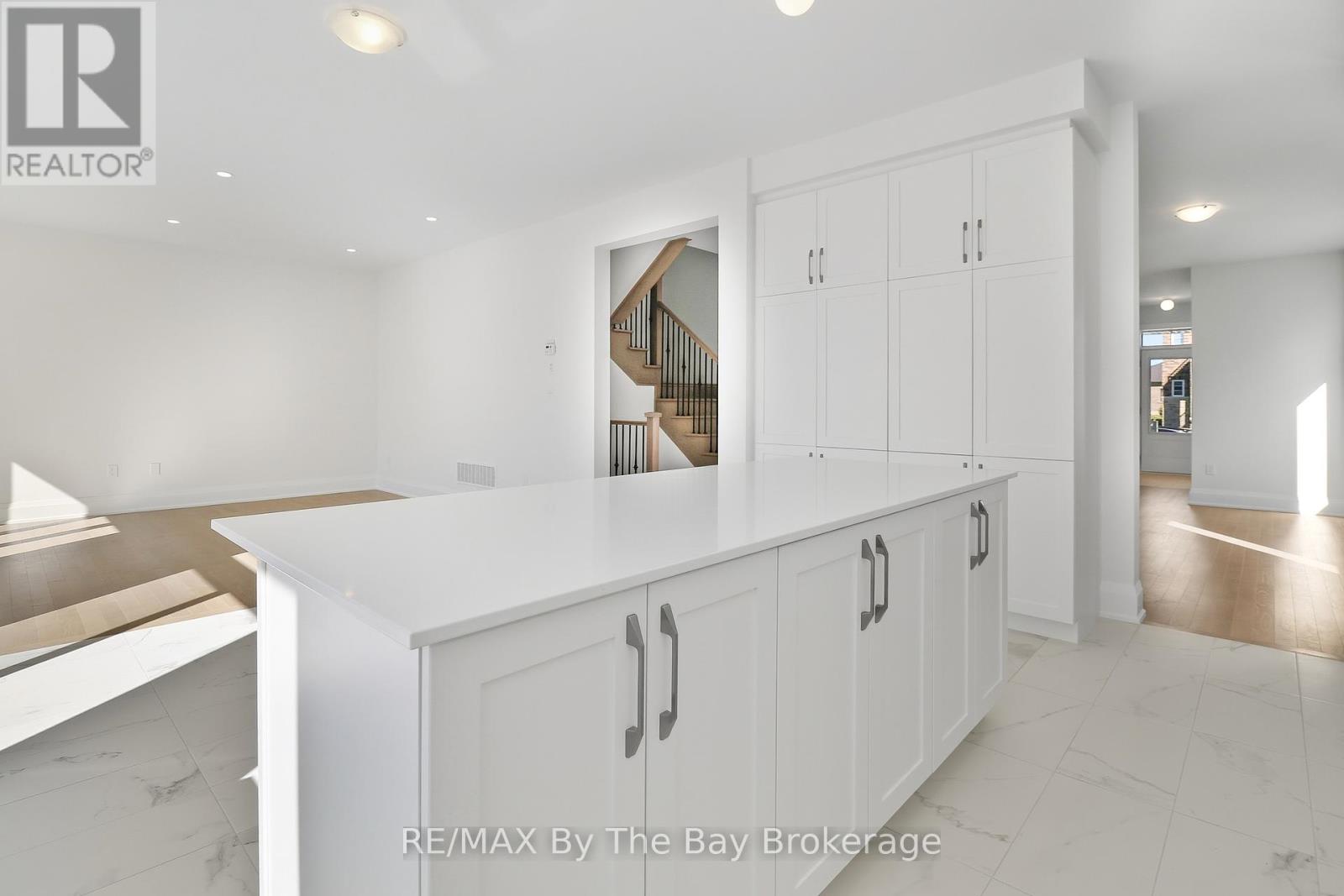 66 Amber Drive, Wasaga Beach, Ontario  L9Z 0R9 - Photo 13 - S12445614