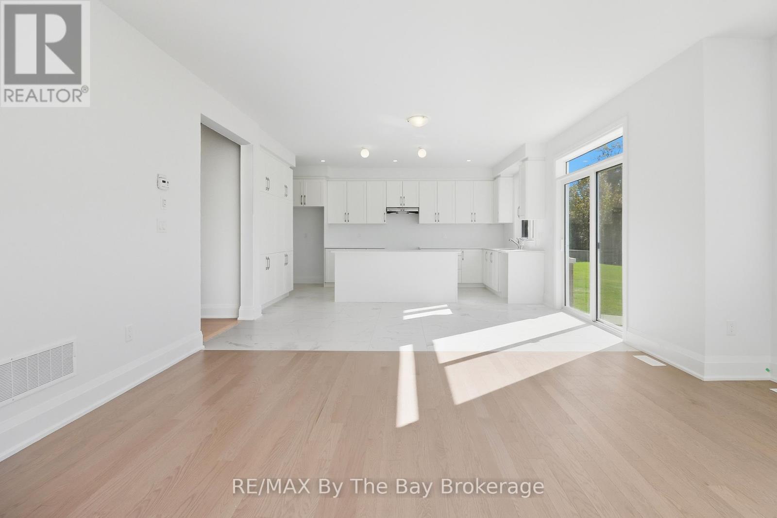 66 Amber Drive, Wasaga Beach, Ontario  L9Z 0R9 - Photo 20 - S12445614