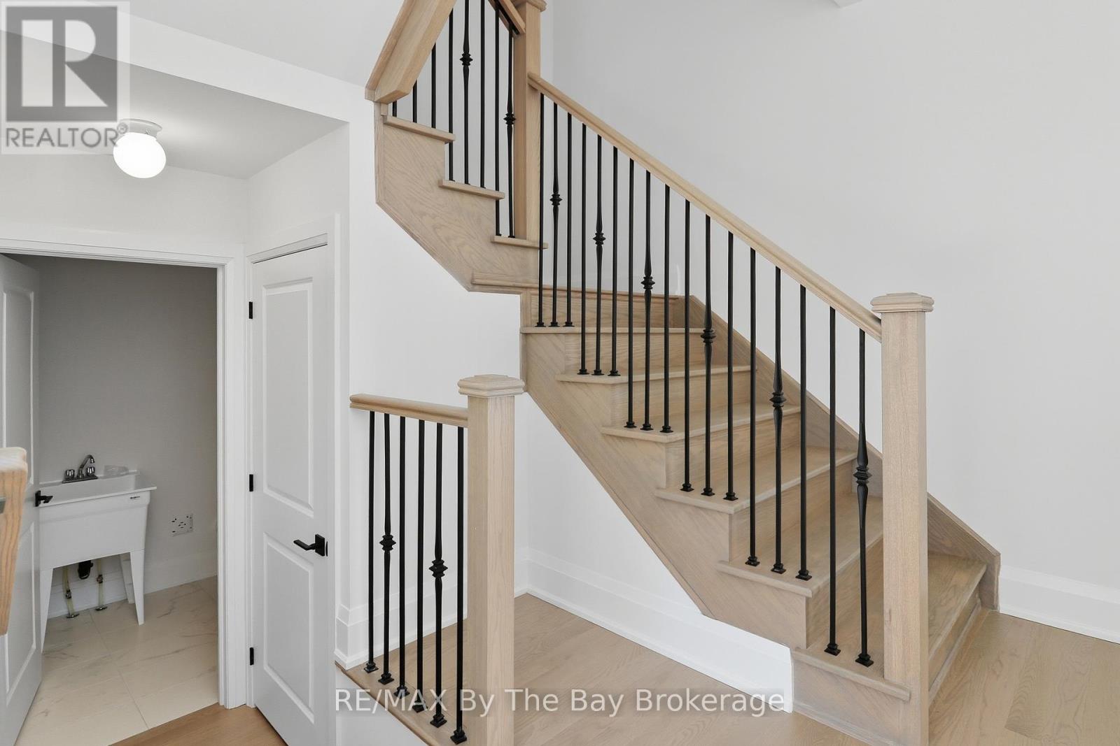66 Amber Drive, Wasaga Beach, Ontario  L9Z 0R9 - Photo 21 - S12445614