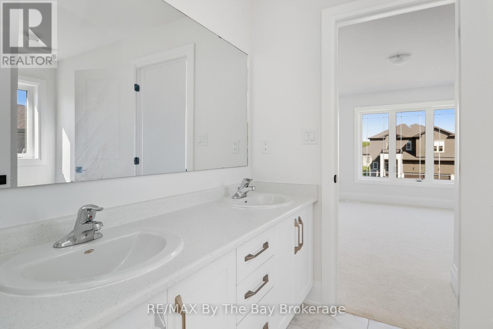 66 Amber Drive, Wasaga Beach, Ontario  L9Z 0R9 - Photo 35 - S12445614